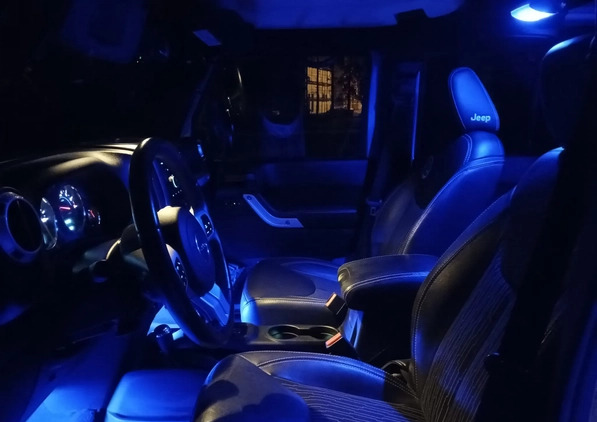 Jeep Wrangler cena 149000 przebieg: 104000, rok produkcji 2015 z Nowogard małe 781